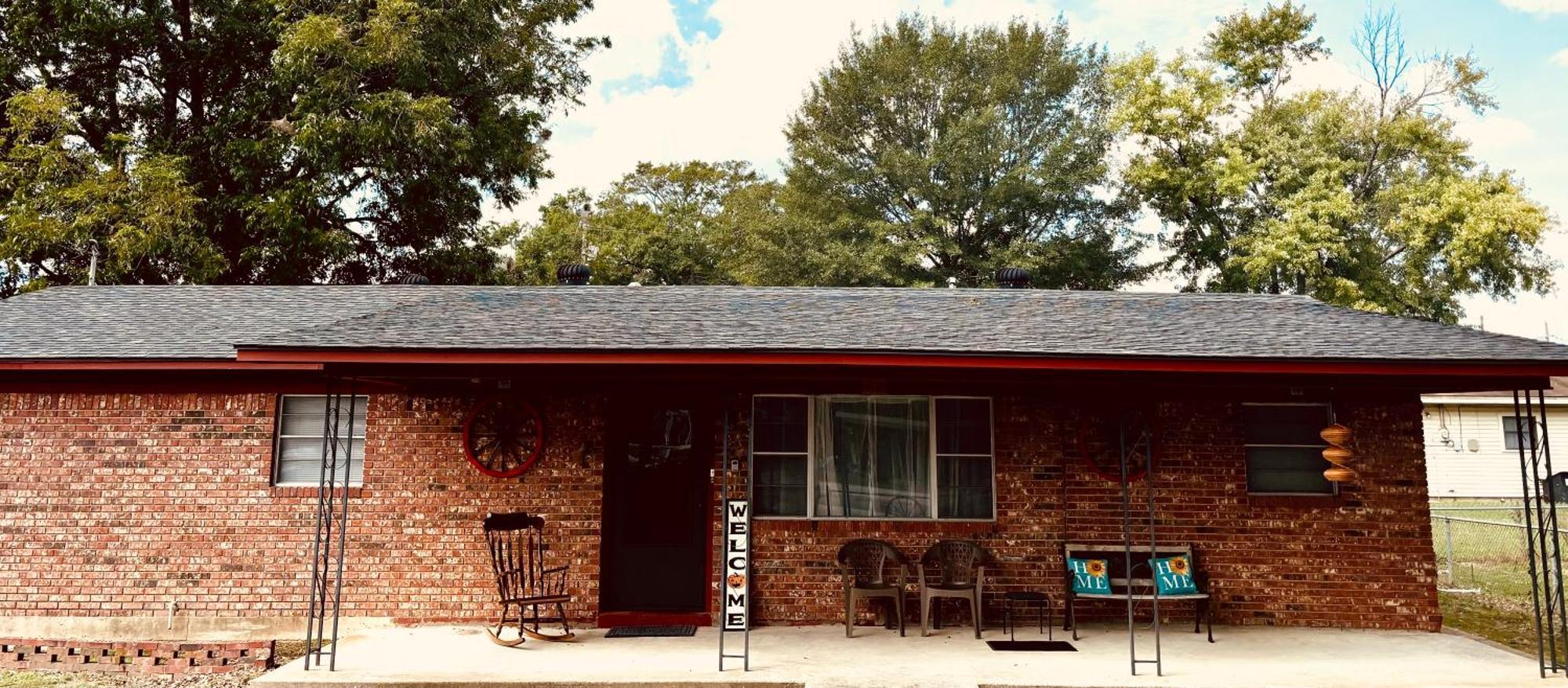 Wandering Wagon Located In Town Holiday home Murfreesboro